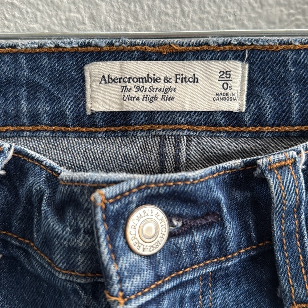 Abercrombie & Fitch Ultra High Rise 90s Straight Jean Size 25|0S - Picture 6 of 8